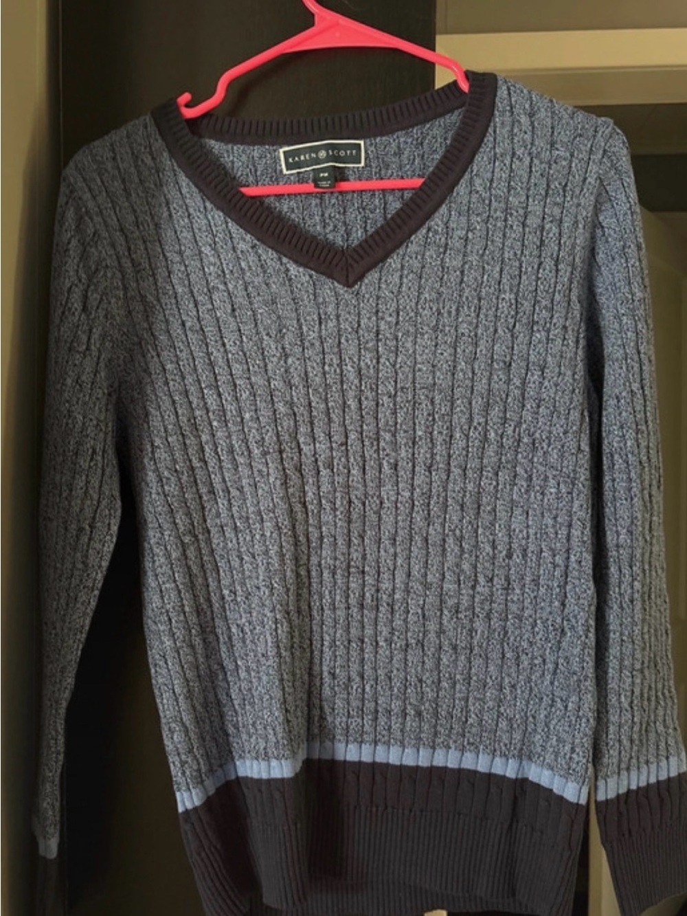 Karen Scott Women’s gray Cable V-Neck Sweater